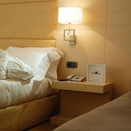 เบสต์ เวสเทิร์น พลัส โฮเต็ล เอ็กซ์โป Hotel วิลลาฟรันกา ดี เวโรนา ภายนอก รูปภาพ