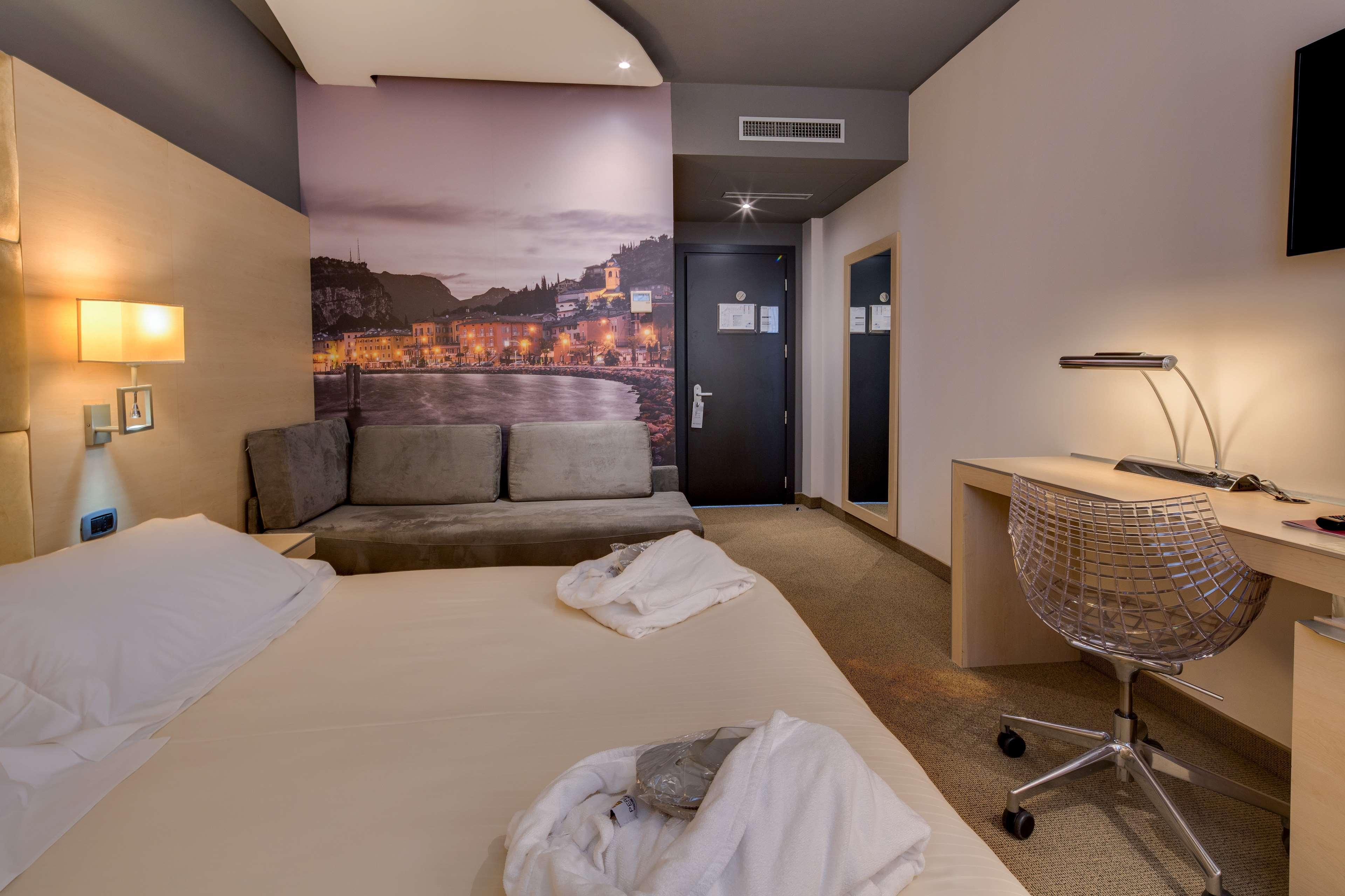 เบสต์ เวสเทิร์น พลัส โฮเต็ล เอ็กซ์โป Hotel วิลลาฟรันกา ดี เวโรนา ภายนอก รูปภาพ